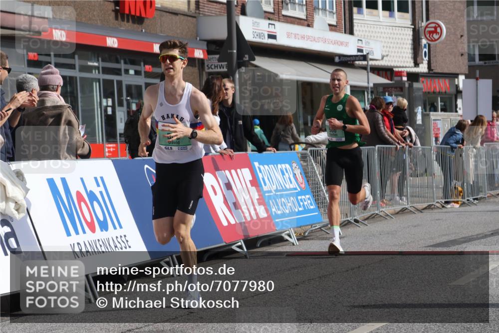 15.09.2024 - PSD Bank Halbmarathon Michael Strokosch http://msf.ph/oto/7077980 15.09.2024 11:12:05 Ziel 503, 506, 530, 537, 545 meine-sportfotos.de