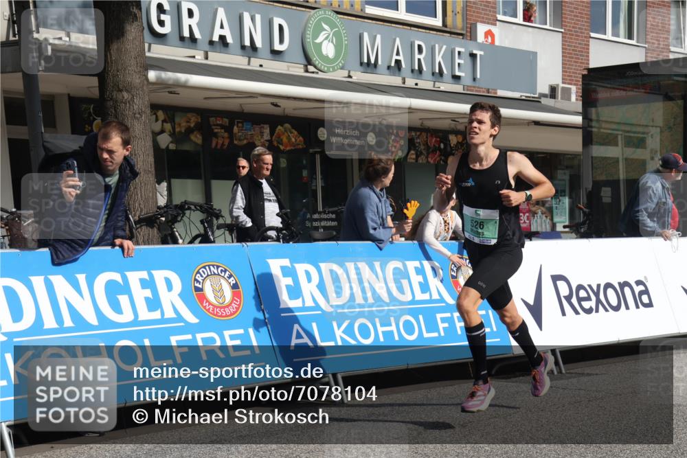 15.09.2024 - PSD Bank Halbmarathon Michael Strokosch http://msf.ph/oto/7078104 15.09.2024 11:12:16 Ziel 503, 506, 526, 530 meine-sportfotos.de