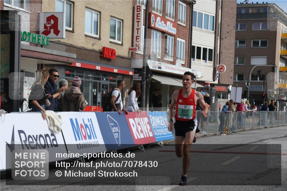15.09.2024 - PSD Bank Halbmarathon Michael Strokosch http://msf.ph/oto/7078430 15.09.2024 11:12:55 Ziel 517, 547, 554 meine-sportfotos.de