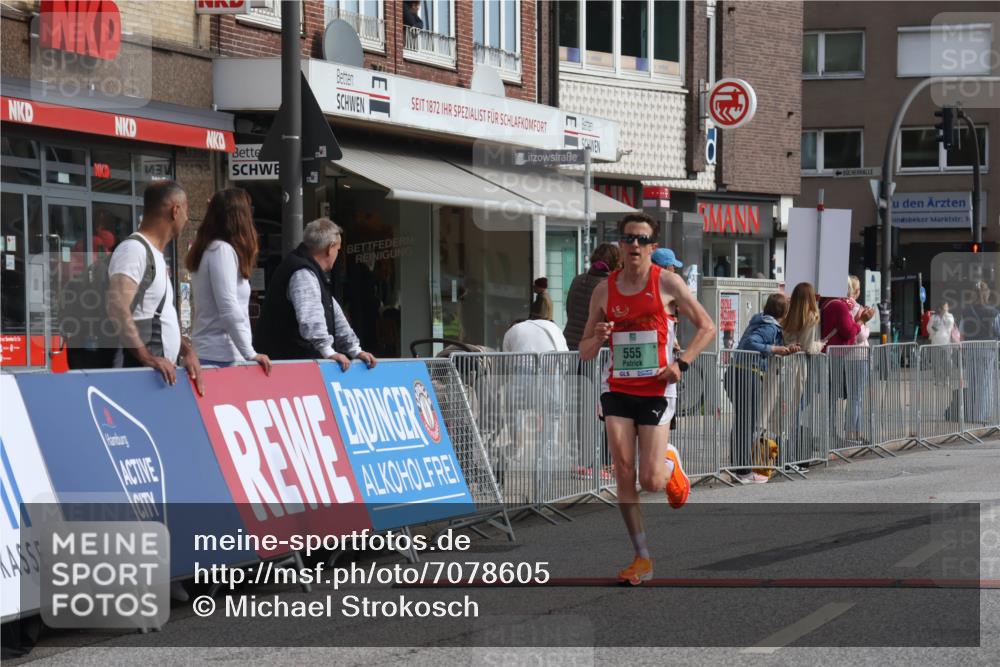 15.09.2024 - PSD Bank Halbmarathon Michael Strokosch http://msf.ph/oto/7078605 15.09.2024 11:13:19 Ziel 553, 555, 556, 594, 844 meine-sportfotos.de
