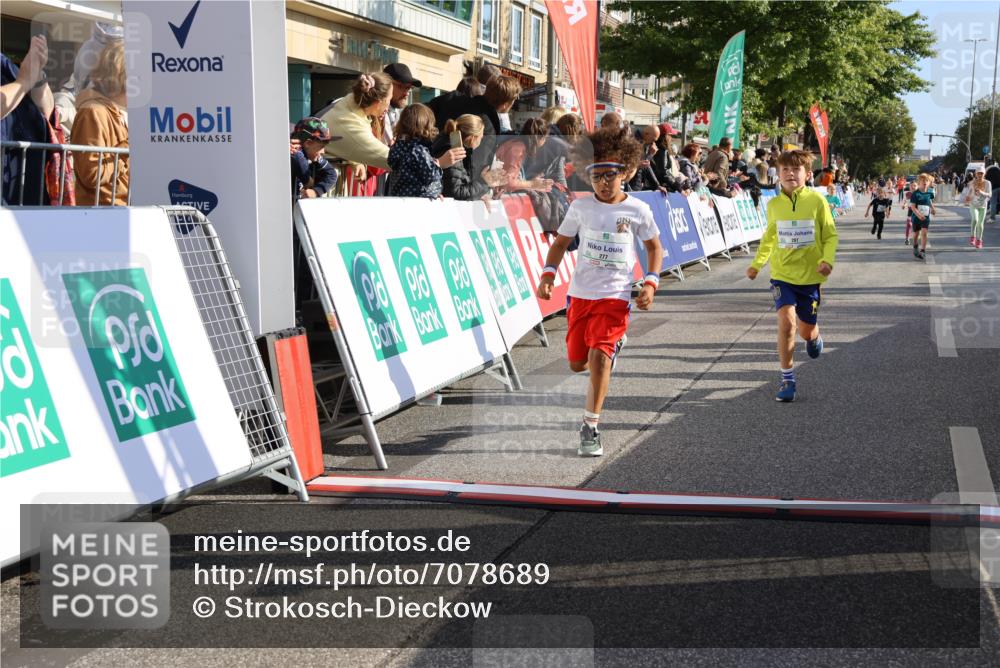 15.09.2024 - PSD Bank Halbmarathon Strokosch-Dieckow http://msf.ph/oto/7078689 15.09.2024 10:31:26 Ziel 24, 25, 39, 72, 104, 105, 126, 141, 160, 163, 191, 277, 287 meine-sportfotos.de