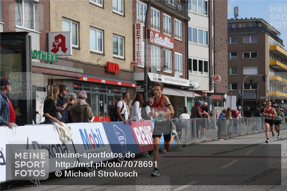 15.09.2024 - PSD Bank Halbmarathon Michael Strokosch http://msf.ph/oto/7078691 15.09.2024 11:13:25 Ziel 553, 555, 556, 594, 603, 657 meine-sportfotos.de