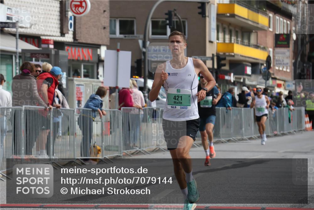 15.09.2024 - PSD Bank Halbmarathon Michael Strokosch http://msf.ph/oto/7079144 15.09.2024 11:14:08 Ziel 406, 417, 421, 527, 549, 609, 612 meine-sportfotos.de