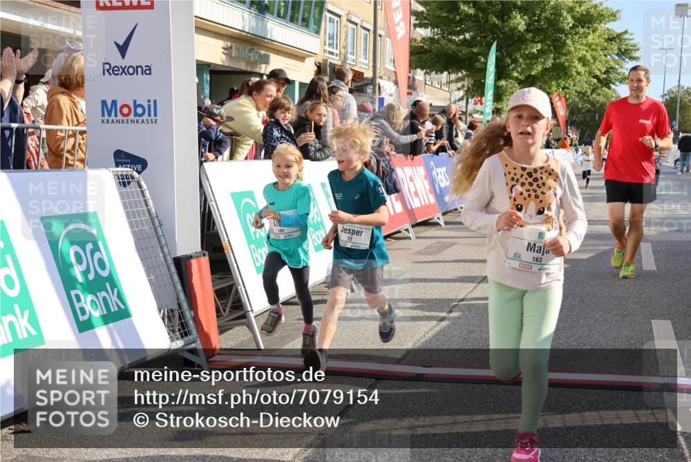 15.09.2024 - PSD Bank Halbmarathon Strokosch-Dieckow http://msf.ph/oto/7079154 15.09.2024 10:31:34 Ziel 25, 39, 72, 78, 126, 158, 160, 163, 191, 277, 287 meine-sportfotos.de