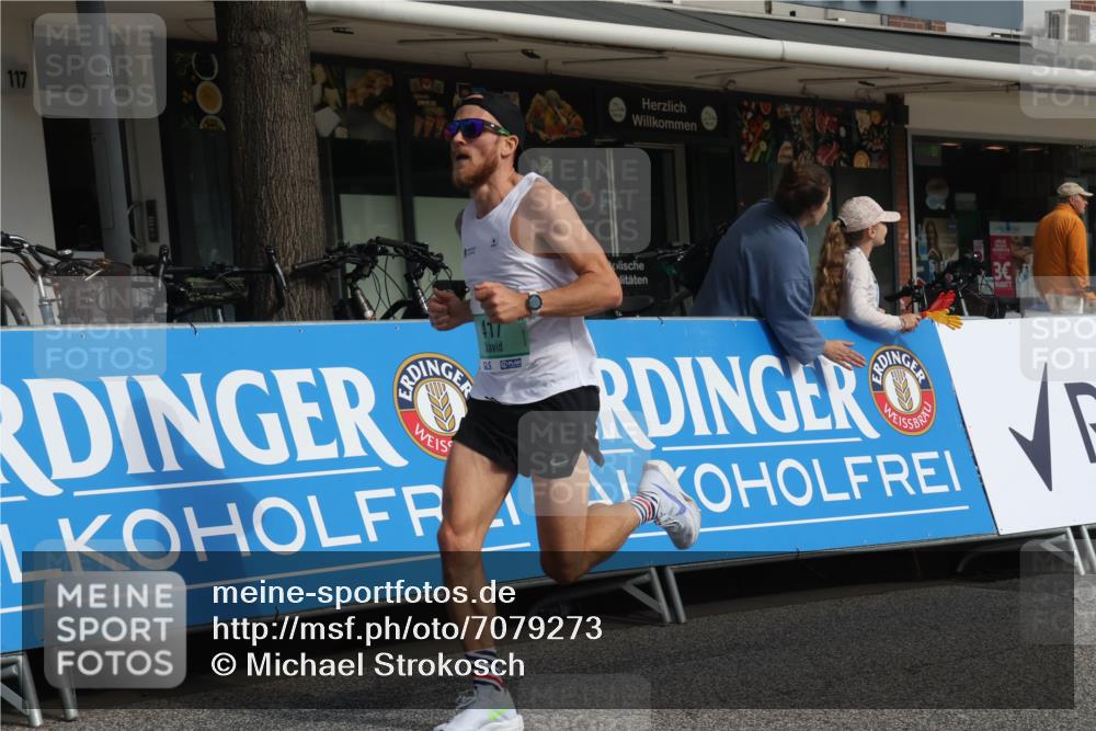 15.09.2024 - PSD Bank Halbmarathon Michael Strokosch http://msf.ph/oto/7079273 15.09.2024 11:14:16 Ziel 406, 417, 421, 549, 589 meine-sportfotos.de