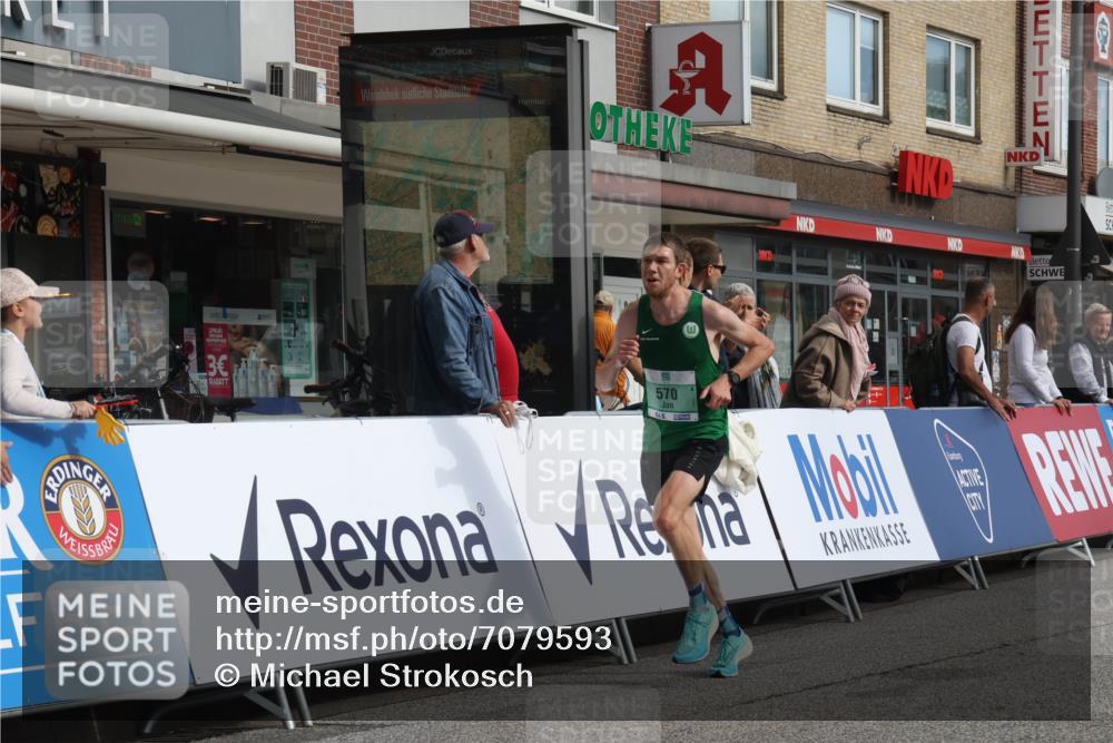 15.09.2024 - PSD Bank Halbmarathon Michael Strokosch http://msf.ph/oto/7079593 15.09.2024 11:14:43 Ziel 412, 564, 565, 570, 588, 845 meine-sportfotos.de