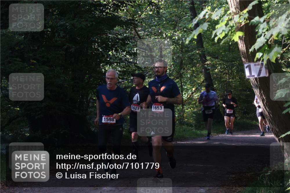 22.09.2024 - 32. Volkslauf durch das schöne Alstertal Luisa Fischer http://msf.ph/oto/7101779 22.09.2024 10:23:40 Laufen 1598, 2014, 1621, 1653, 1658, 1093, 17 meine-sportfotos.de