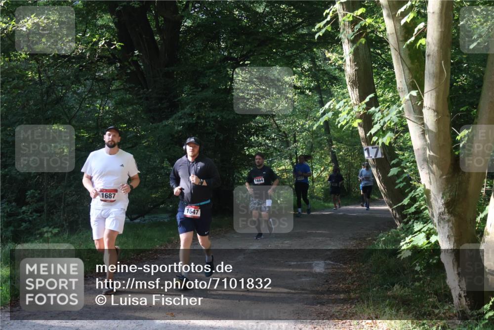 22.09.2024 - 32. Volkslauf durch das schöne Alstertal Luisa Fischer http://msf.ph/oto/7101832 22.09.2024 10:24:23 Laufen 1687, 1647, 1664 meine-sportfotos.de