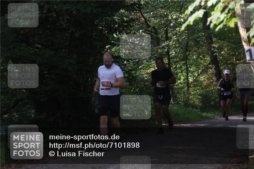 22.09.2024 - 32. Volkslauf durch das schöne Alstertal Luisa Fischer http://msf.ph/oto/7101898 22.09.2024 10:26:11 Laufen 1051, 1041, 1 meine-sportfotos.de