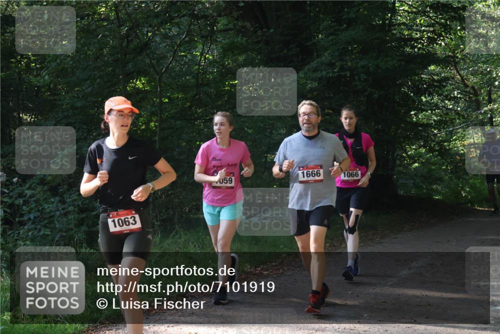 22.09.2024 - 32. Volkslauf durch das schöne Alstertal Luisa Fischer http://msf.ph/oto/7101919 22.09.2024 10:27:18 Laufen 1063, 059, 1666, 1066, 1678 meine-sportfotos.de