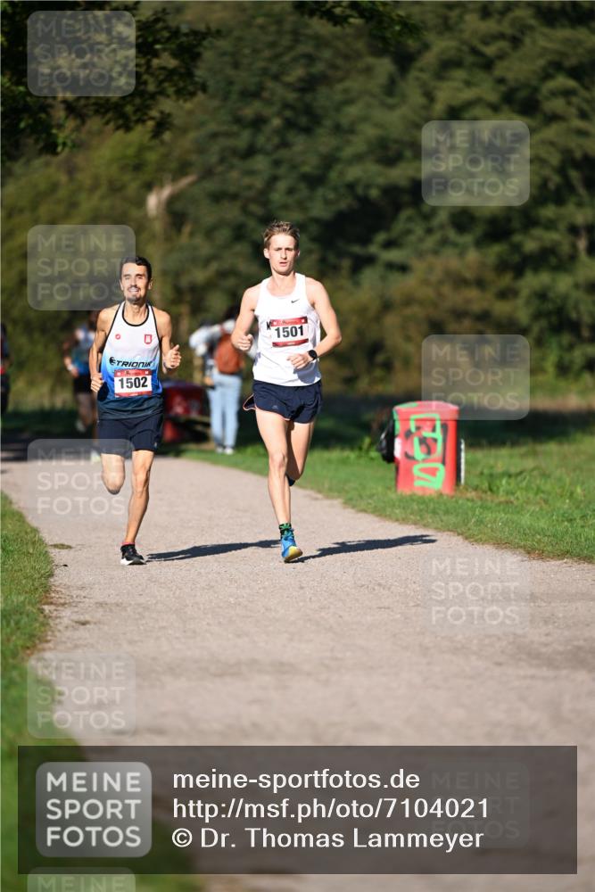 22.09.2024 - 32. Volkslauf durch das schöne Alstertal Dr. Thomas Lammeyer http://msf.ph/oto/7104021 22.09.2024 10:04:05 Laufen 1502, 1501, 120 meine-sportfotos.de