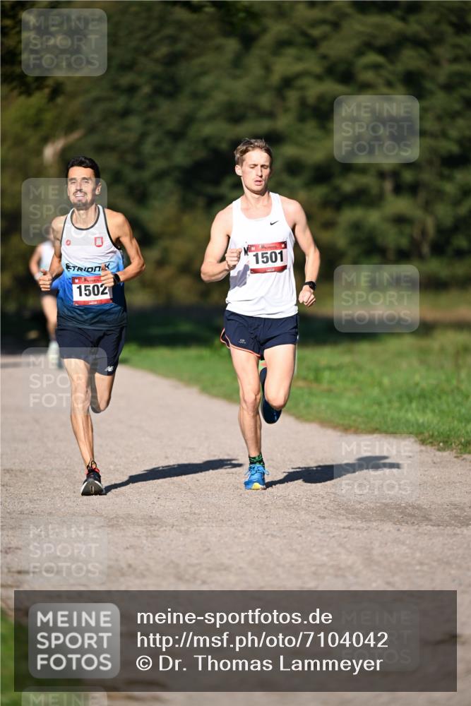 22.09.2024 - 32. Volkslauf durch das schöne Alstertal Dr. Thomas Lammeyer http://msf.ph/oto/7104042 22.09.2024 10:04:06 Laufen 0, 1502, 1501 meine-sportfotos.de