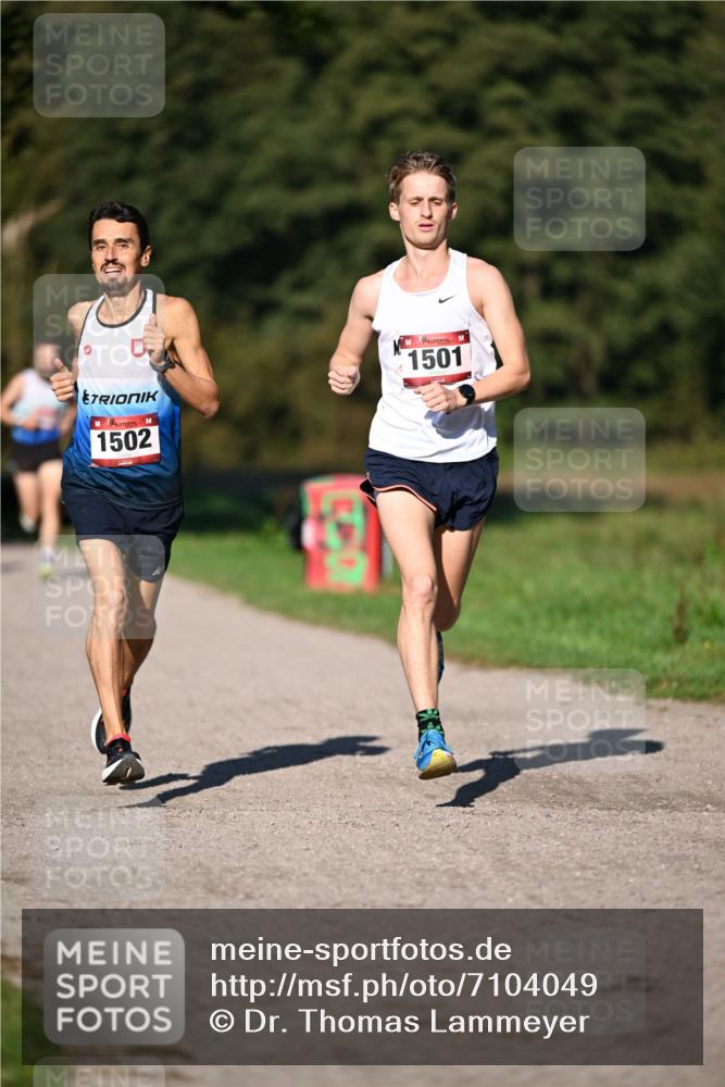 22.09.2024 - 32. Volkslauf durch das schöne Alstertal Dr. Thomas Lammeyer http://msf.ph/oto/7104049 22.09.2024 10:04:07 Laufen 1502, 1501 meine-sportfotos.de