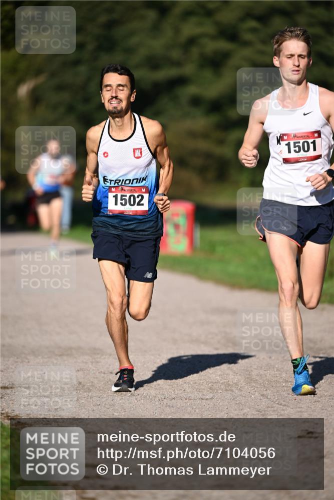 22.09.2024 - 32. Volkslauf durch das schöne Alstertal Dr. Thomas Lammeyer http://msf.ph/oto/7104056 22.09.2024 10:04:07 Laufen 1502, 1501 meine-sportfotos.de