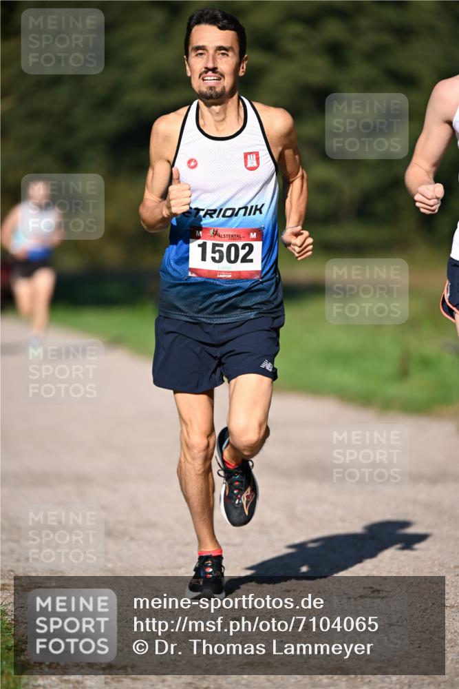 22.09.2024 - 32. Volkslauf durch das schöne Alstertal Dr. Thomas Lammeyer http://msf.ph/oto/7104065 22.09.2024 10:04:08 Laufen 1502 meine-sportfotos.de