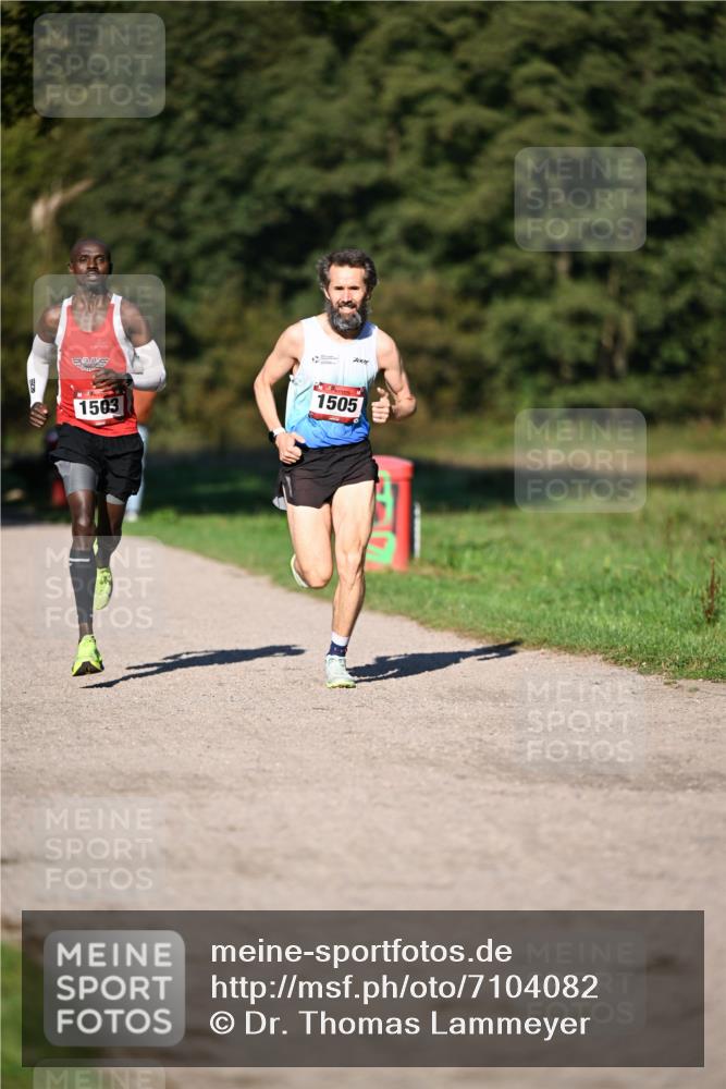 22.09.2024 - 32. Volkslauf durch das schöne Alstertal Dr. Thomas Lammeyer http://msf.ph/oto/7104082 22.09.2024 10:04:11 Laufen 100, 1503, 1505 meine-sportfotos.de