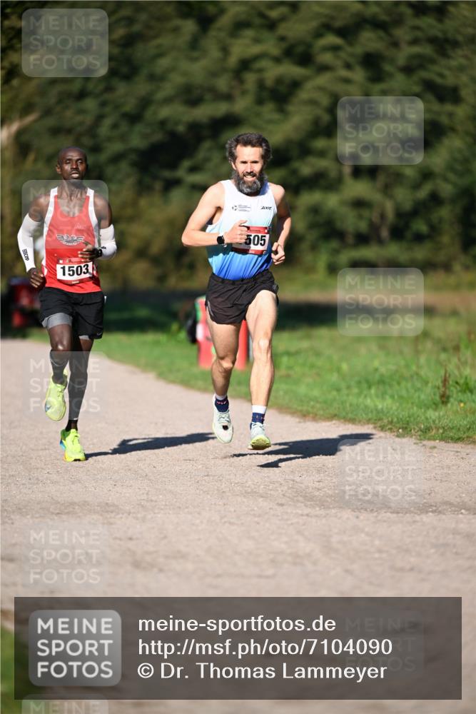 22.09.2024 - 32. Volkslauf durch das schöne Alstertal Dr. Thomas Lammeyer http://msf.ph/oto/7104090 22.09.2024 10:04:12 Laufen 7001, 505, 1503 meine-sportfotos.de