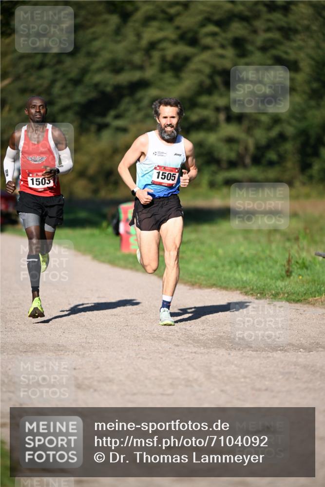 22.09.2024 - 32. Volkslauf durch das schöne Alstertal Dr. Thomas Lammeyer http://msf.ph/oto/7104092 22.09.2024 10:04:12 Laufen 1503, 1001, 1505 meine-sportfotos.de