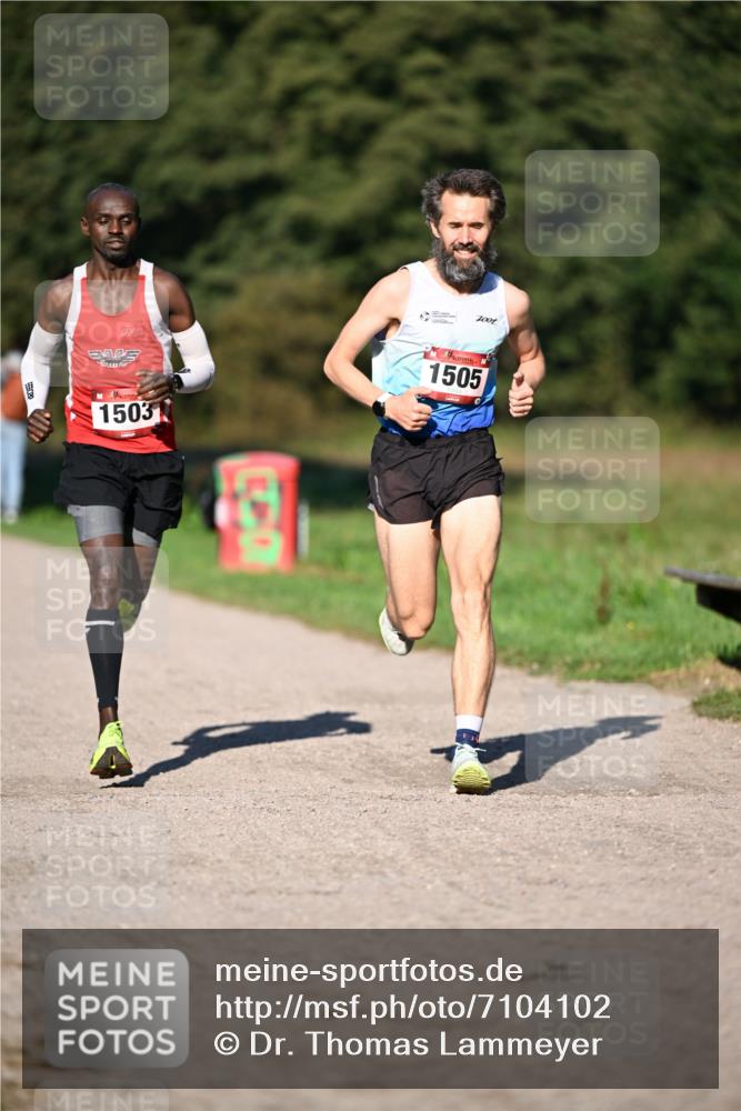 22.09.2024 - 32. Volkslauf durch das schöne Alstertal Dr. Thomas Lammeyer http://msf.ph/oto/7104102 22.09.2024 10:04:12 Laufen 7001, 1505, 1503 meine-sportfotos.de