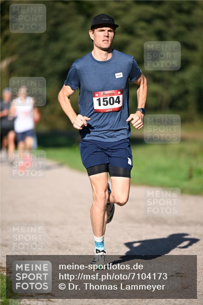 22.09.2024 - 32. Volkslauf durch das schöne Alstertal Dr. Thomas Lammeyer http://msf.ph/oto/7104173 22.09.2024 10:04:26 Laufen 1504 meine-sportfotos.de