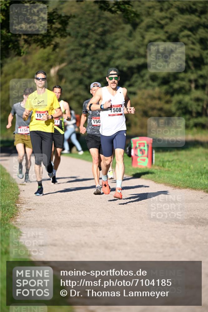 22.09.2024 - 32. Volkslauf durch das schöne Alstertal Dr. Thomas Lammeyer http://msf.ph/oto/7104185 22.09.2024 10:04:29 Laufen 4156, 151, 150, 1508 meine-sportfotos.de