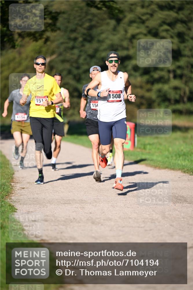 22.09.2024 - 32. Volkslauf durch das schöne Alstertal Dr. Thomas Lammeyer http://msf.ph/oto/7104194 22.09.2024 10:04:30 Laufen 4156, 151, 150, 1508 meine-sportfotos.de