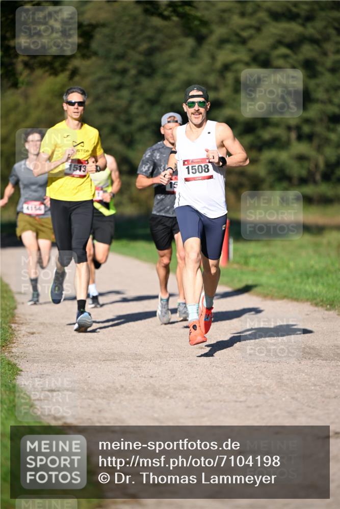 22.09.2024 - 32. Volkslauf durch das schöne Alstertal Dr. Thomas Lammeyer http://msf.ph/oto/7104198 22.09.2024 10:04:30 Laufen 4156, 1513, 1508 meine-sportfotos.de
