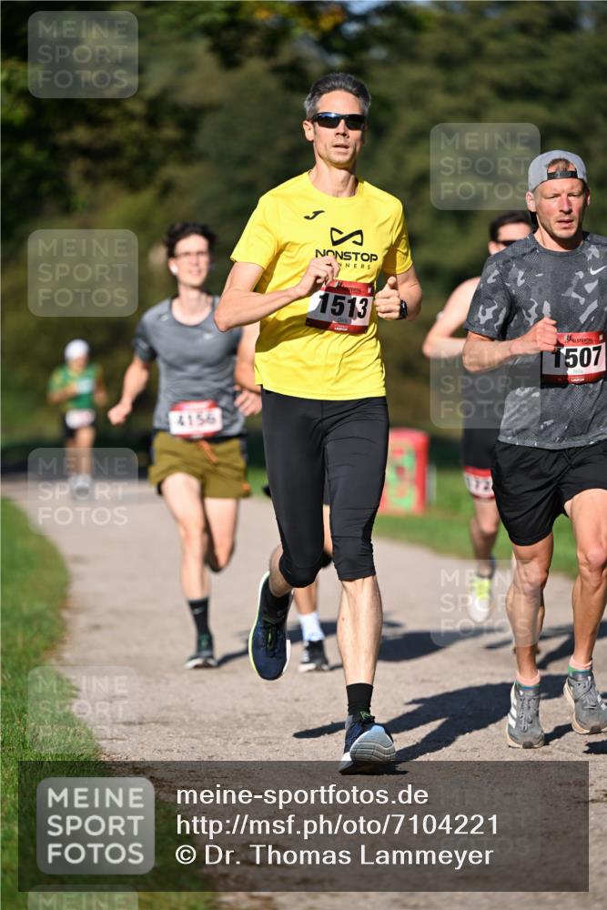 22.09.2024 - 32. Volkslauf durch das schöne Alstertal Dr. Thomas Lammeyer http://msf.ph/oto/7104221 22.09.2024 10:04:32 Laufen 4156, 1513, 1507 meine-sportfotos.de