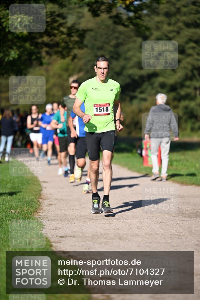 22.09.2024 - 32. Volkslauf durch das schöne Alstertal Dr. Thomas Lammeyer http://msf.ph/oto/7104327 22.09.2024 10:04:54 Laufen 1518 meine-sportfotos.de