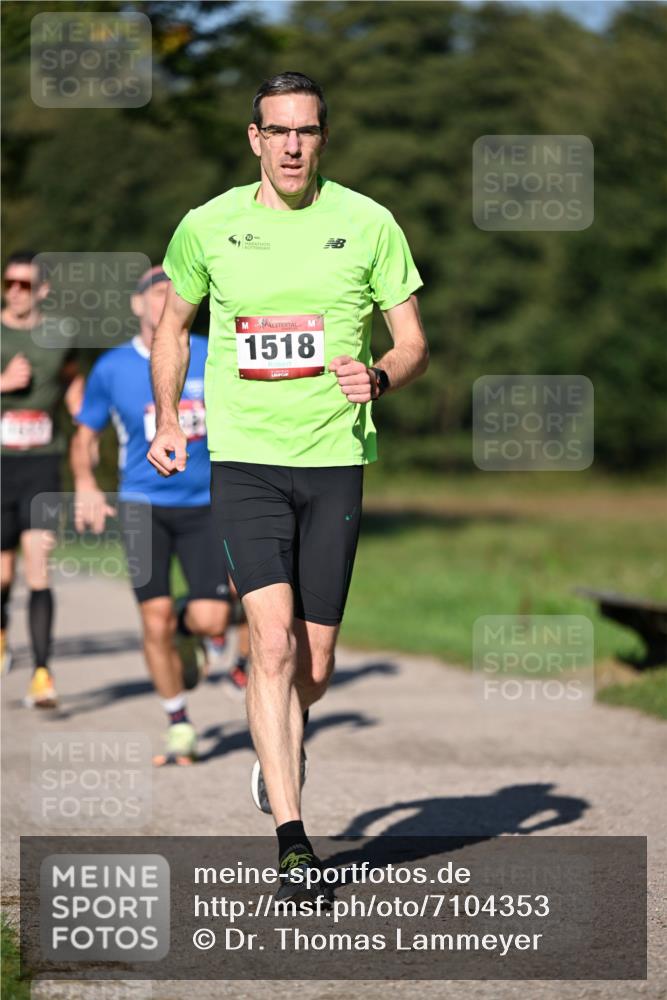22.09.2024 - 32. Volkslauf durch das schöne Alstertal Dr. Thomas Lammeyer http://msf.ph/oto/7104353 22.09.2024 10:04:56 Laufen 1518 meine-sportfotos.de