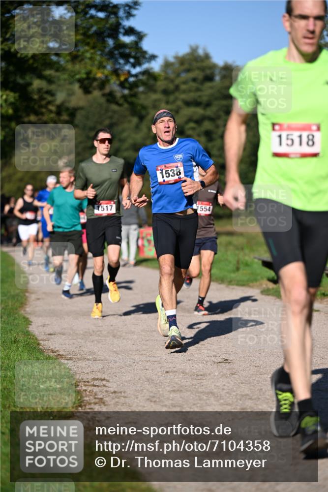 22.09.2024 - 32. Volkslauf durch das schöne Alstertal Dr. Thomas Lammeyer http://msf.ph/oto/7104358 22.09.2024 10:04:58 Laufen 0, 1517, 1538, 1554, 1518 meine-sportfotos.de
