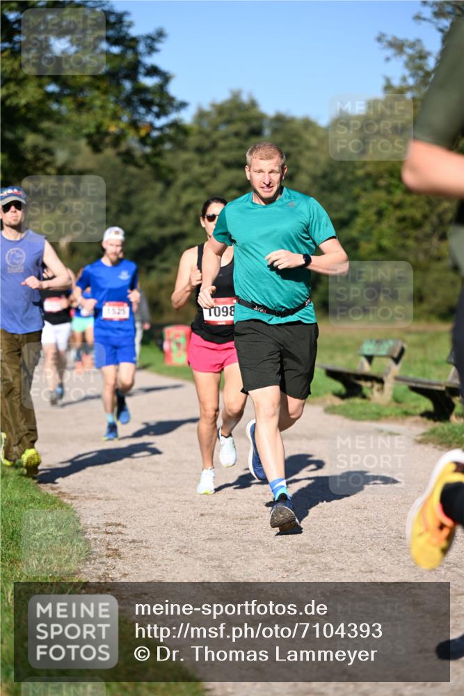 22.09.2024 - 32. Volkslauf durch das schöne Alstertal Dr. Thomas Lammeyer http://msf.ph/oto/7104393 22.09.2024 10:05:01 Laufen 98 meine-sportfotos.de