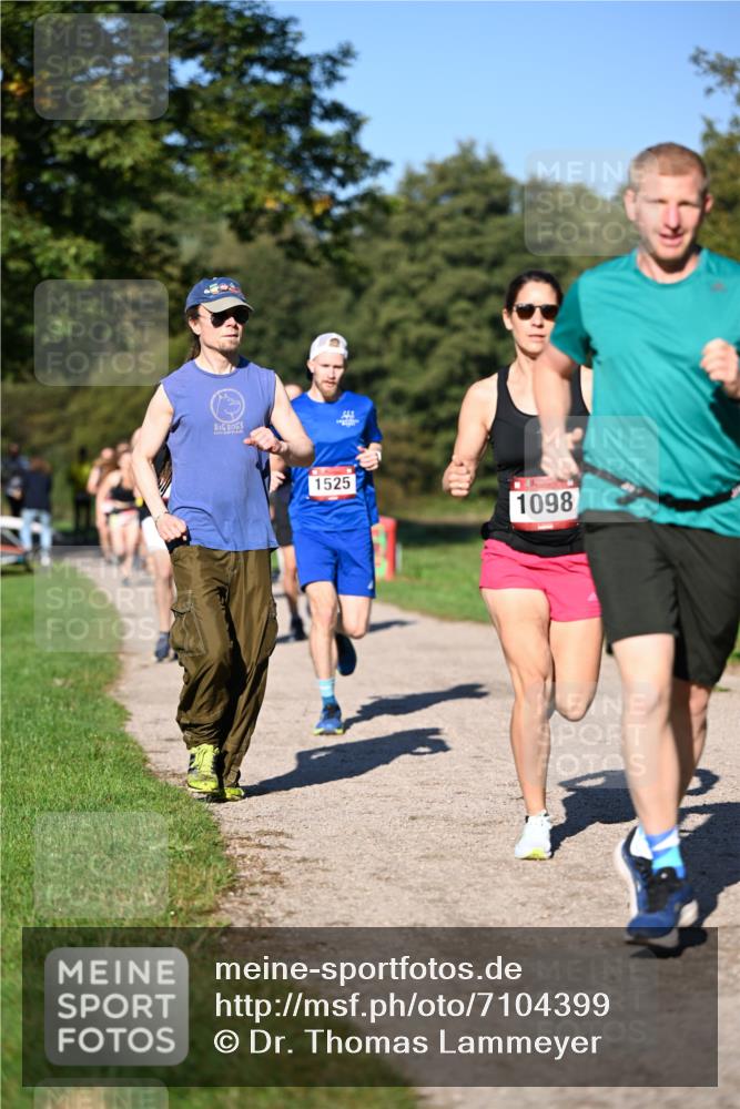 22.09.2024 - 32. Volkslauf durch das schöne Alstertal Dr. Thomas Lammeyer http://msf.ph/oto/7104399 22.09.2024 10:05:01 Laufen 1525, 1098 meine-sportfotos.de