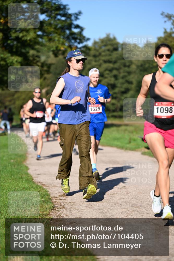 22.09.2024 - 32. Volkslauf durch das schöne Alstertal Dr. Thomas Lammeyer http://msf.ph/oto/7104405 22.09.2024 10:05:02 Laufen 1525, 1098 meine-sportfotos.de
