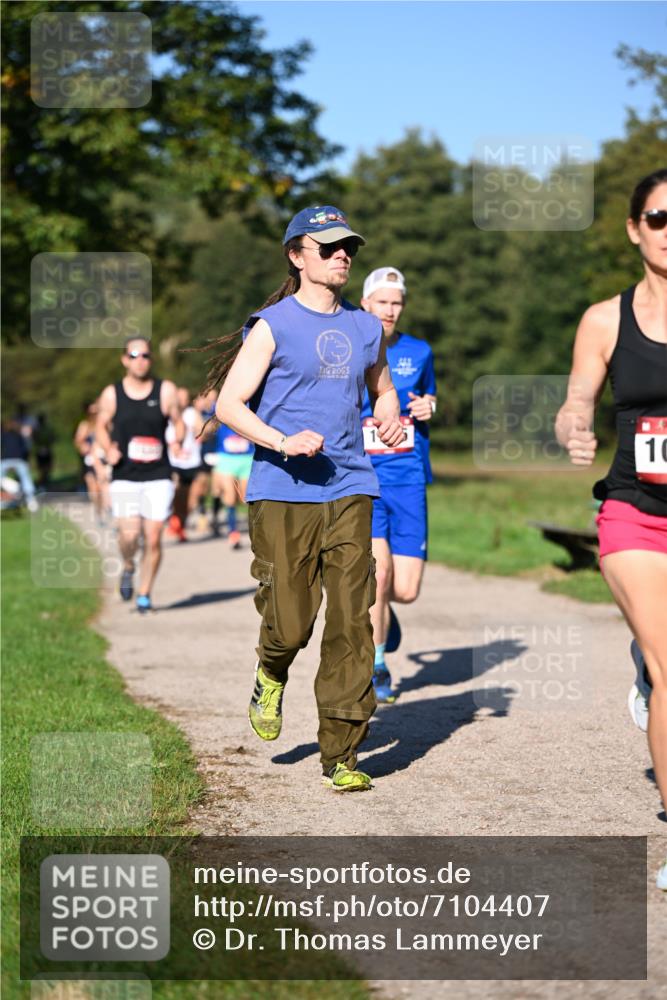 22.09.2024 - 32. Volkslauf durch das schöne Alstertal Dr. Thomas Lammeyer http://msf.ph/oto/7104407 22.09.2024 10:05:02 Laufen 10 meine-sportfotos.de