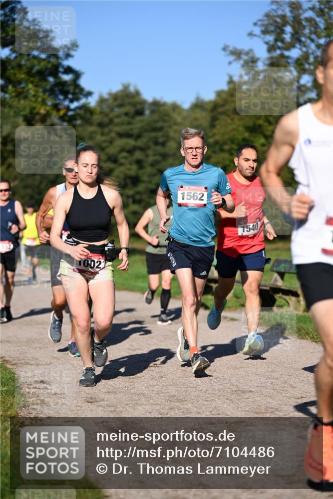 22.09.2024 - 32. Volkslauf durch das schöne Alstertal Dr. Thomas Lammeyer http://msf.ph/oto/7104486 22.09.2024 10:05:10 Laufen 10021, 1562, 1540 meine-sportfotos.de