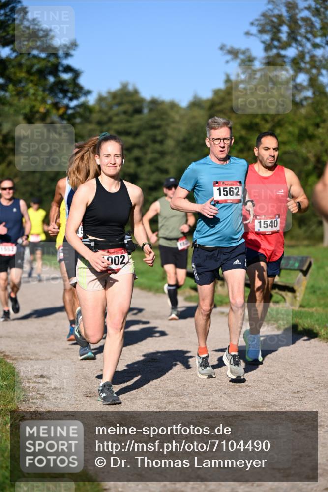 22.09.2024 - 32. Volkslauf durch das schöne Alstertal Dr. Thomas Lammeyer http://msf.ph/oto/7104490 22.09.2024 10:05:10 Laufen 902, 1562, 1540 meine-sportfotos.de