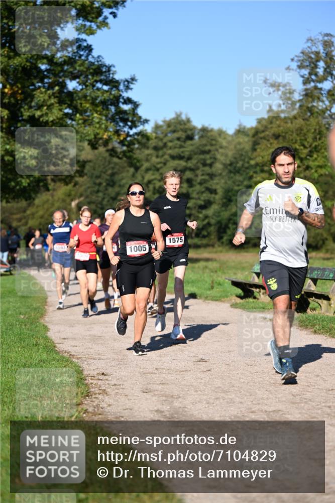 22.09.2024 - 32. Volkslauf durch das schöne Alstertal Dr. Thomas Lammeyer http://msf.ph/oto/7104829 22.09.2024 10:05:43 Laufen 1593, 1009, 1005, 1575 meine-sportfotos.de