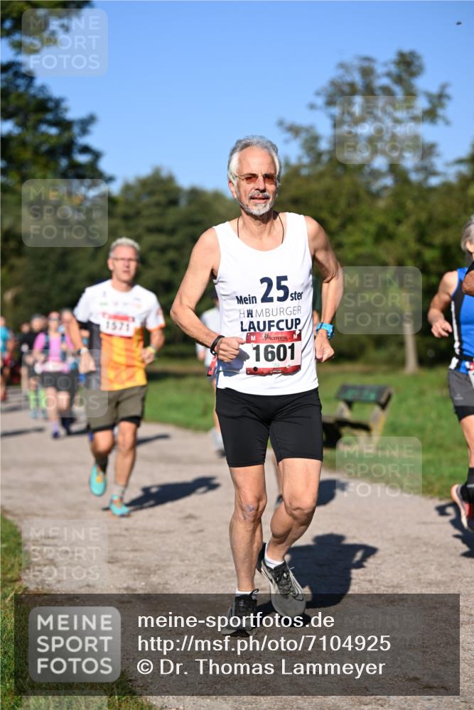 22.09.2024 - 32. Volkslauf durch das schöne Alstertal Dr. Thomas Lammeyer http://msf.ph/oto/7104925 22.09.2024 10:05:51 Laufen 1571, 25, 1601 meine-sportfotos.de