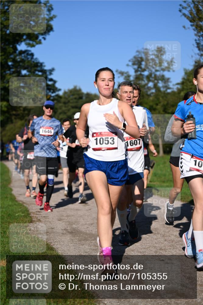 22.09.2024 - 32. Volkslauf durch das schöne Alstertal Dr. Thomas Lammeyer http://msf.ph/oto/7105355 22.09.2024 10:06:30 Laufen 1646, 1053, 1607, 10 meine-sportfotos.de