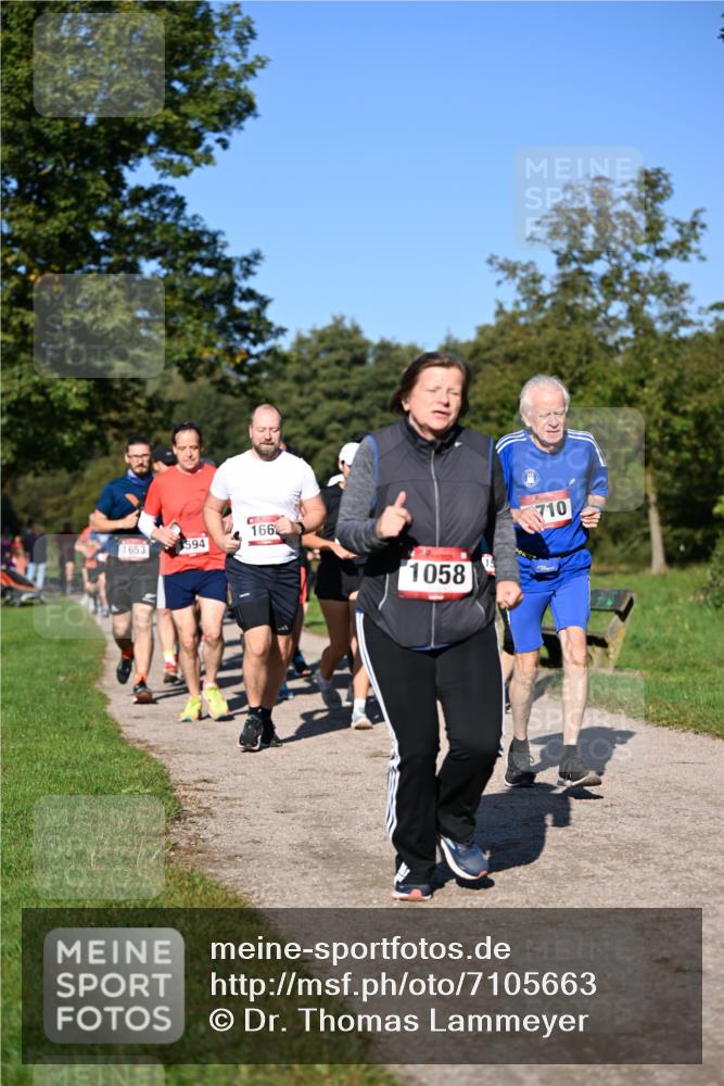 22.09.2024 - 32. Volkslauf durch das schöne Alstertal Dr. Thomas Lammeyer http://msf.ph/oto/7105663 22.09.2024 10:07:02 Laufen 594, 1653, 166, 1058, 710 meine-sportfotos.de