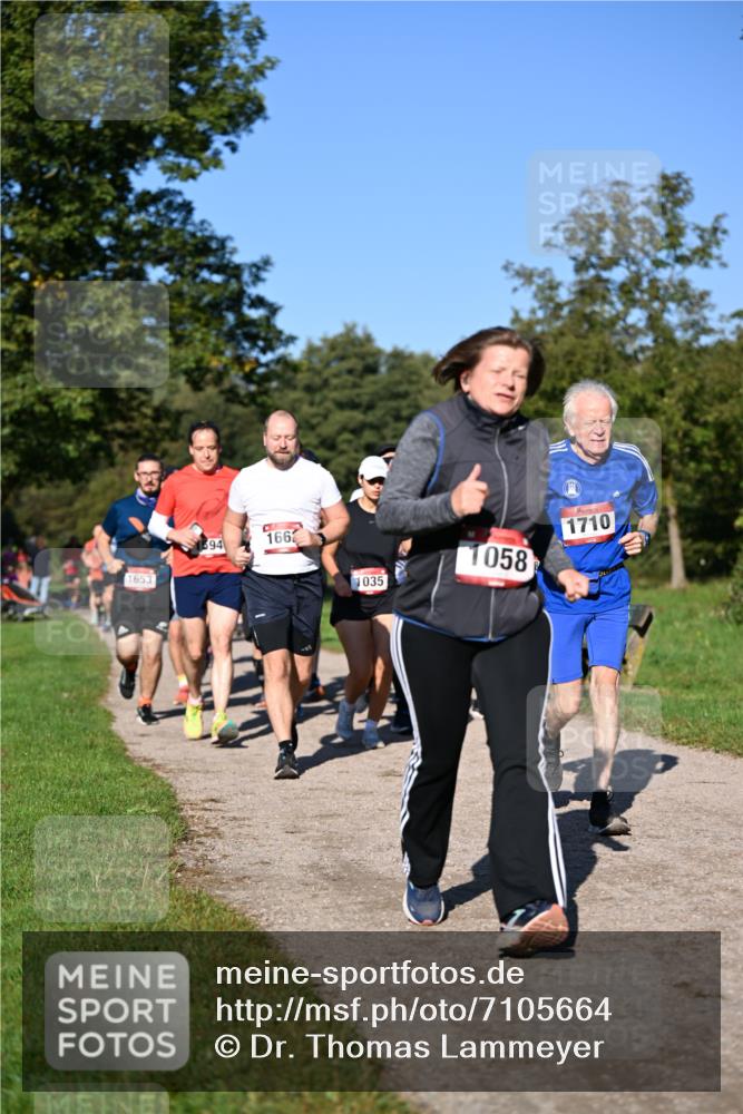 22.09.2024 - 32. Volkslauf durch das schöne Alstertal Dr. Thomas Lammeyer http://msf.ph/oto/7105664 22.09.2024 10:07:02 Laufen 1653, 594, 166, 1035, 1058, 1710 meine-sportfotos.de