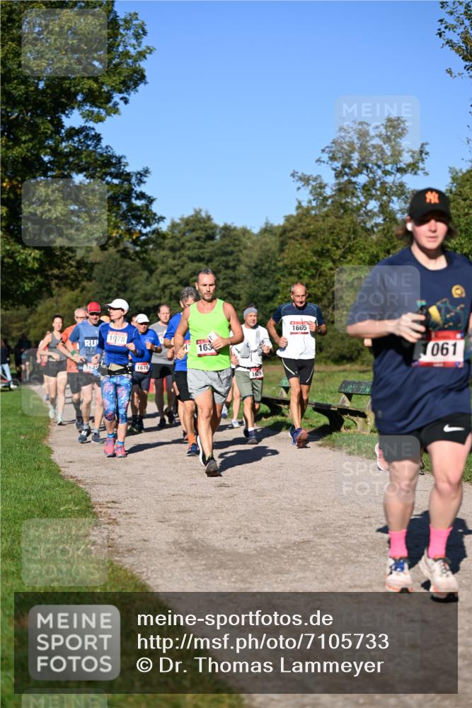 22.09.2024 - 32. Volkslauf durch das schöne Alstertal Dr. Thomas Lammeyer http://msf.ph/oto/7105733 22.09.2024 10:07:09 Laufen 1645, 1678, 163, 1629, 1665, 061 meine-sportfotos.de