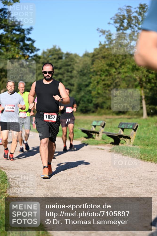 22.09.2024 - 32. Volkslauf durch das schöne Alstertal Dr. Thomas Lammeyer http://msf.ph/oto/7105897 22.09.2024 10:07:26 Laufen 1666, 1654, 1657 meine-sportfotos.de
