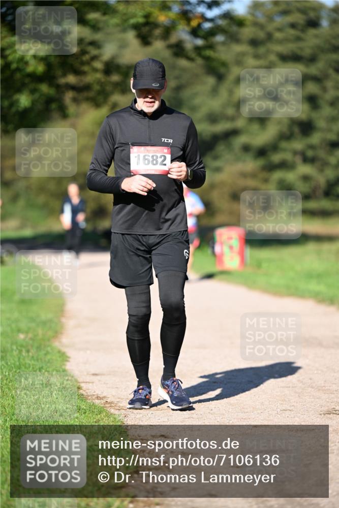 22.09.2024 - 32. Volkslauf durch das schöne Alstertal Dr. Thomas Lammeyer http://msf.ph/oto/7106136 22.09.2024 10:08:01 Laufen 1682 meine-sportfotos.de