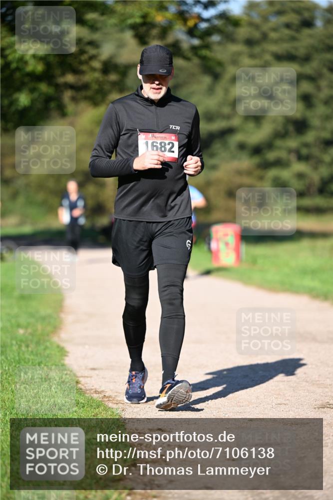 22.09.2024 - 32. Volkslauf durch das schöne Alstertal Dr. Thomas Lammeyer http://msf.ph/oto/7106138 22.09.2024 10:08:01 Laufen 1682 meine-sportfotos.de
