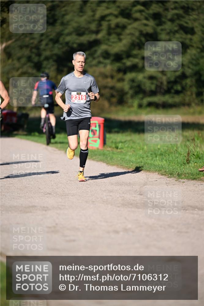 22.09.2024 - 32. Volkslauf durch das schöne Alstertal Dr. Thomas Lammeyer http://msf.ph/oto/7106312 22.09.2024 10:24:33 Laufen 2319 meine-sportfotos.de
