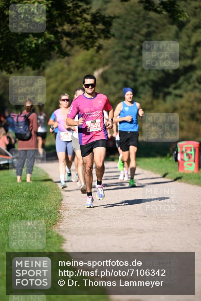 22.09.2024 - 32. Volkslauf durch das schöne Alstertal Dr. Thomas Lammeyer http://msf.ph/oto/7106342 22.09.2024 10:24:44 Laufen 137 meine-sportfotos.de