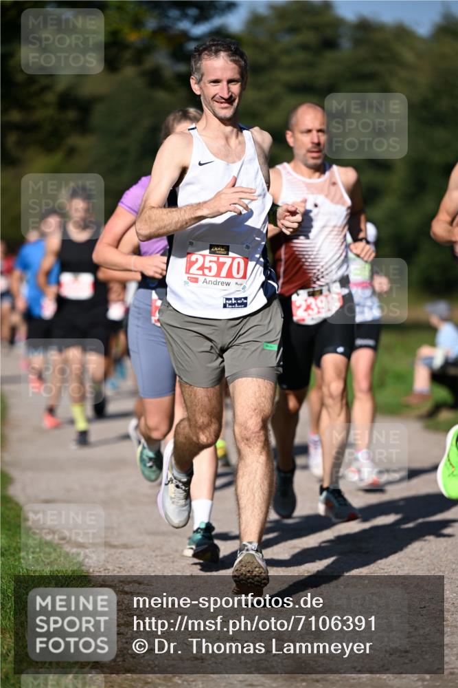 22.09.2024 - 32. Volkslauf durch das schöne Alstertal Dr. Thomas Lammeyer http://msf.ph/oto/7106391 22.09.2024 10:24:49 Laufen 2570 meine-sportfotos.de