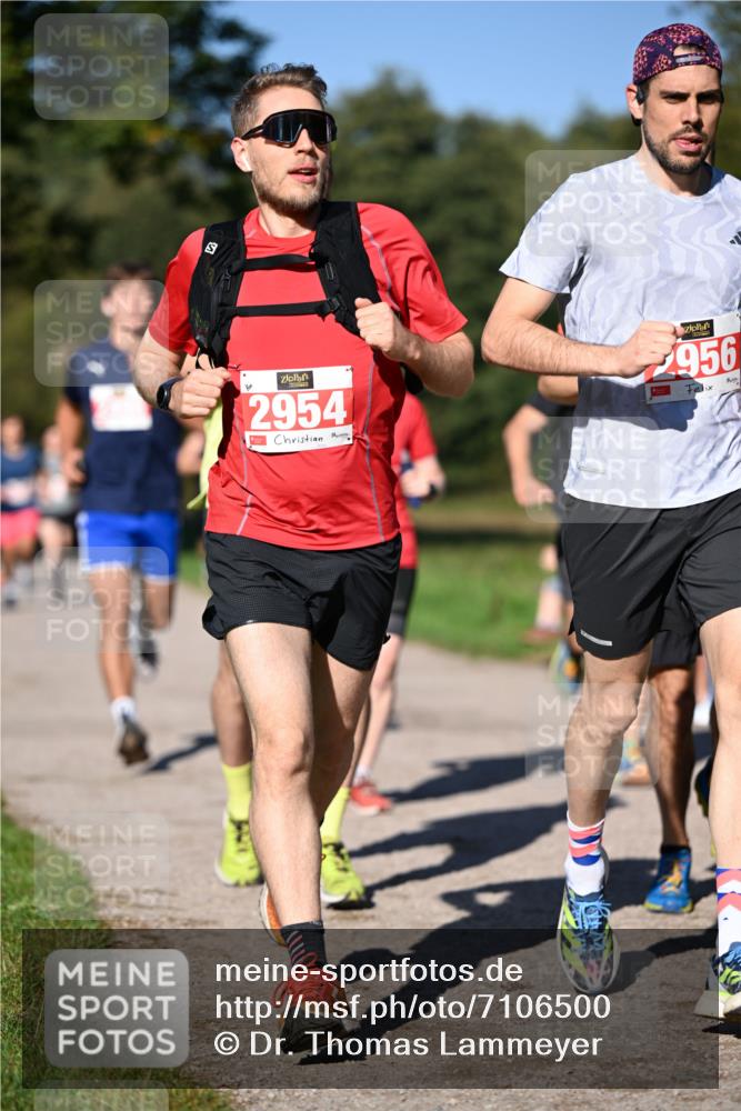 22.09.2024 - 32. Volkslauf durch das schöne Alstertal Dr. Thomas Lammeyer http://msf.ph/oto/7106500 22.09.2024 10:25:00 Laufen 2954, 956, 2 meine-sportfotos.de